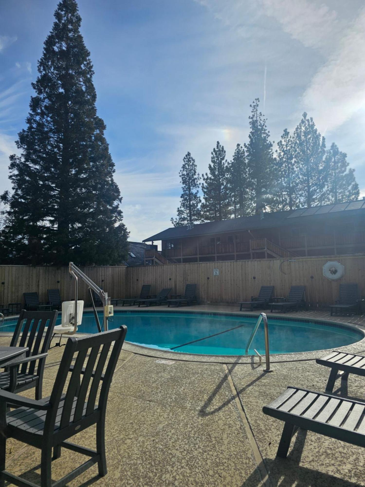 Big Bear Frontier Lodge *