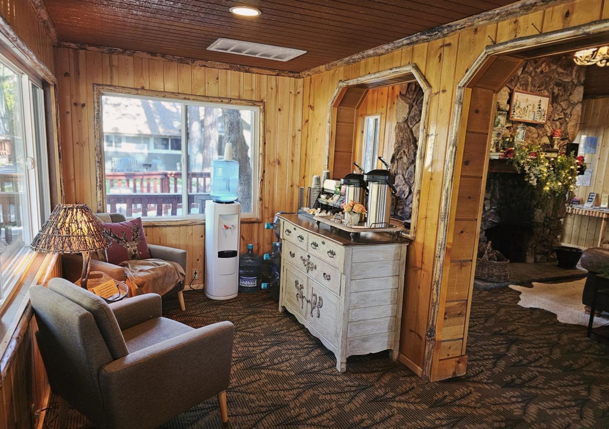 Lodge Big Bear Frontier *