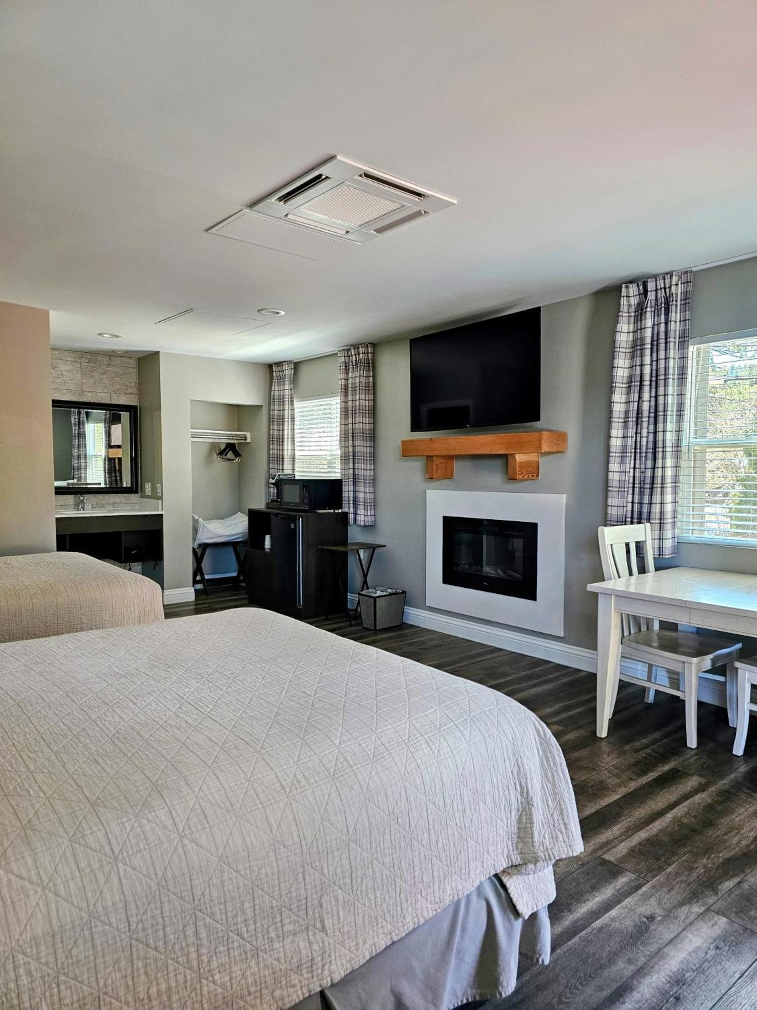 Big Bear Frontier Lodge